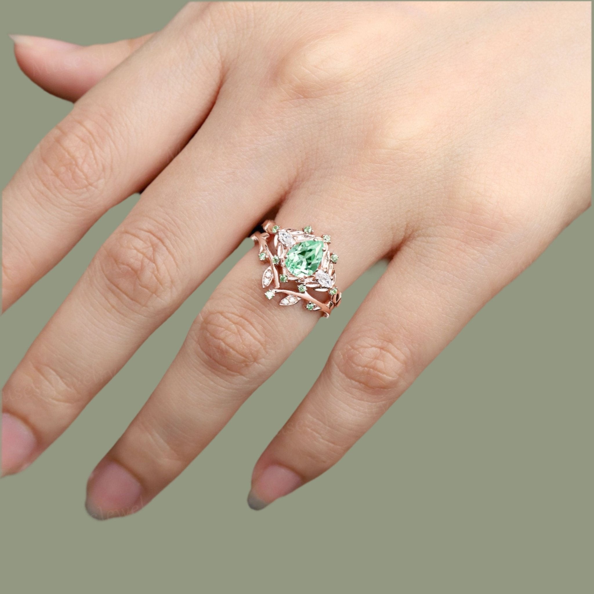 Vintage Pear Green Lab Sapphire Floral 18K Yellow Gold Engagement Ring Set Emerald Fairy Wedding Ring Set