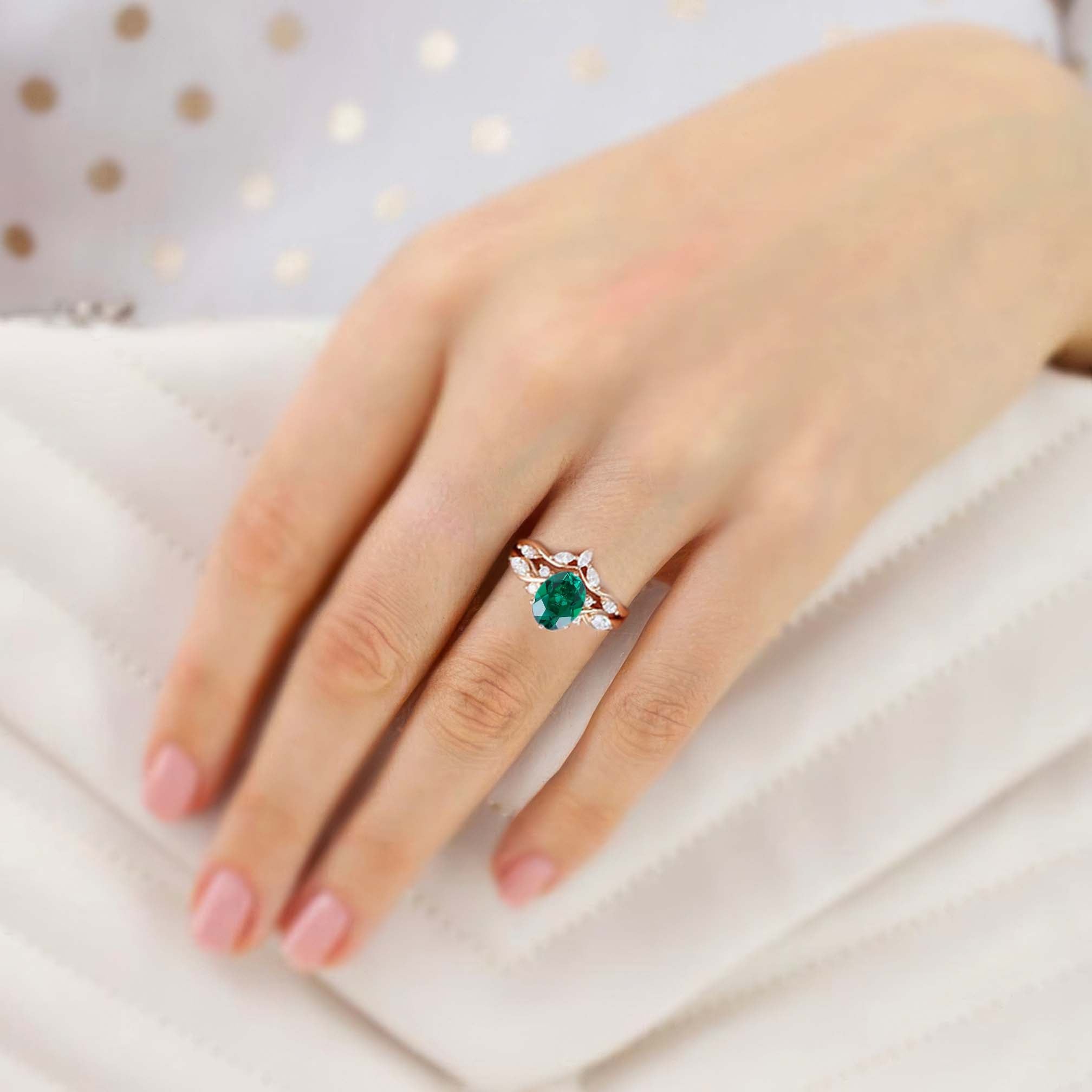 Vintage Oval Lab Emerald and Moissanite Curved 18K Yellow Gold Wedding Ring Set Bridal Ring Set