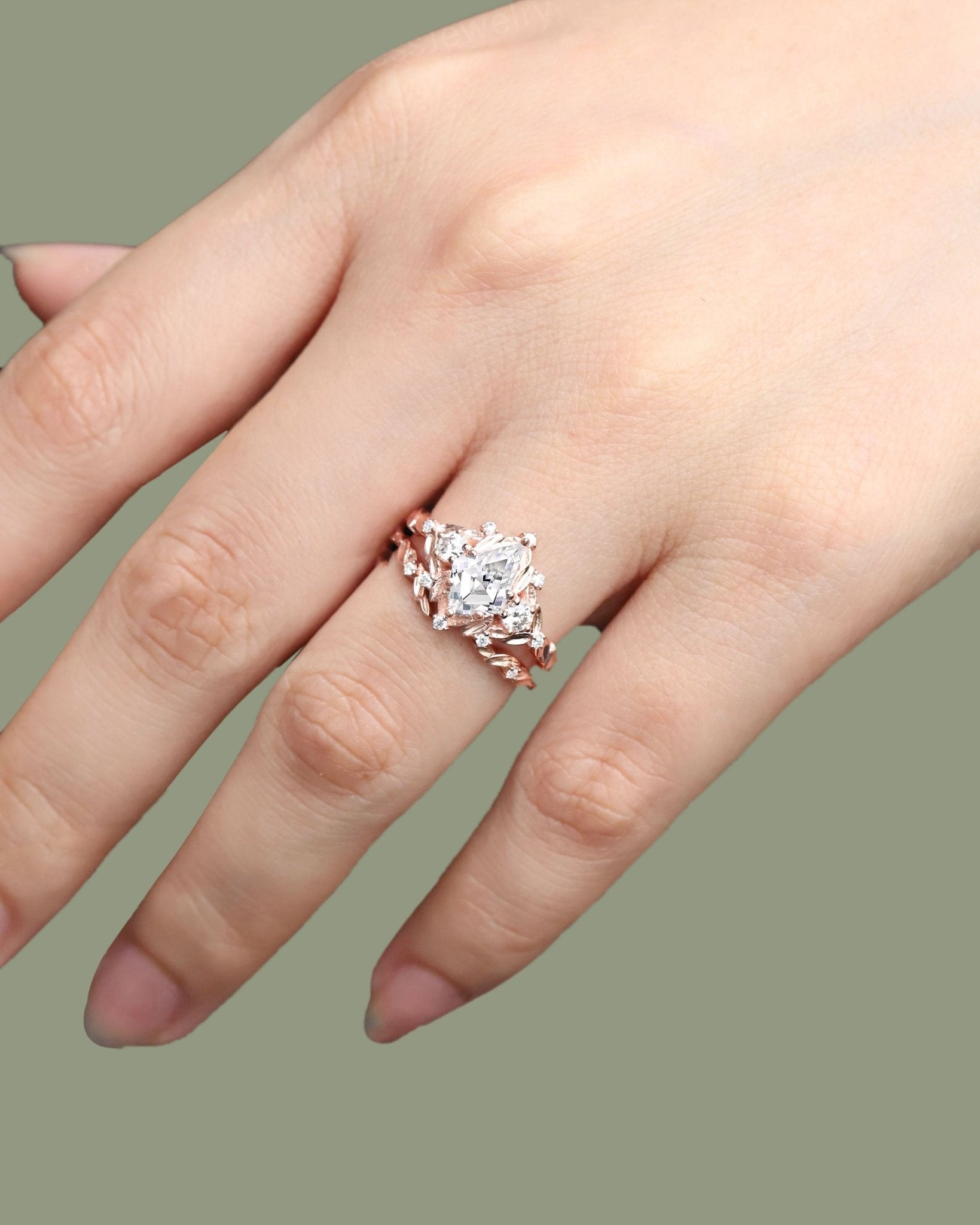 Unique floral engagement rings Kite Moissanite Engagement Ring Set Flower Bridal Set Leaf 18K Yellow Gold Wedding Ring