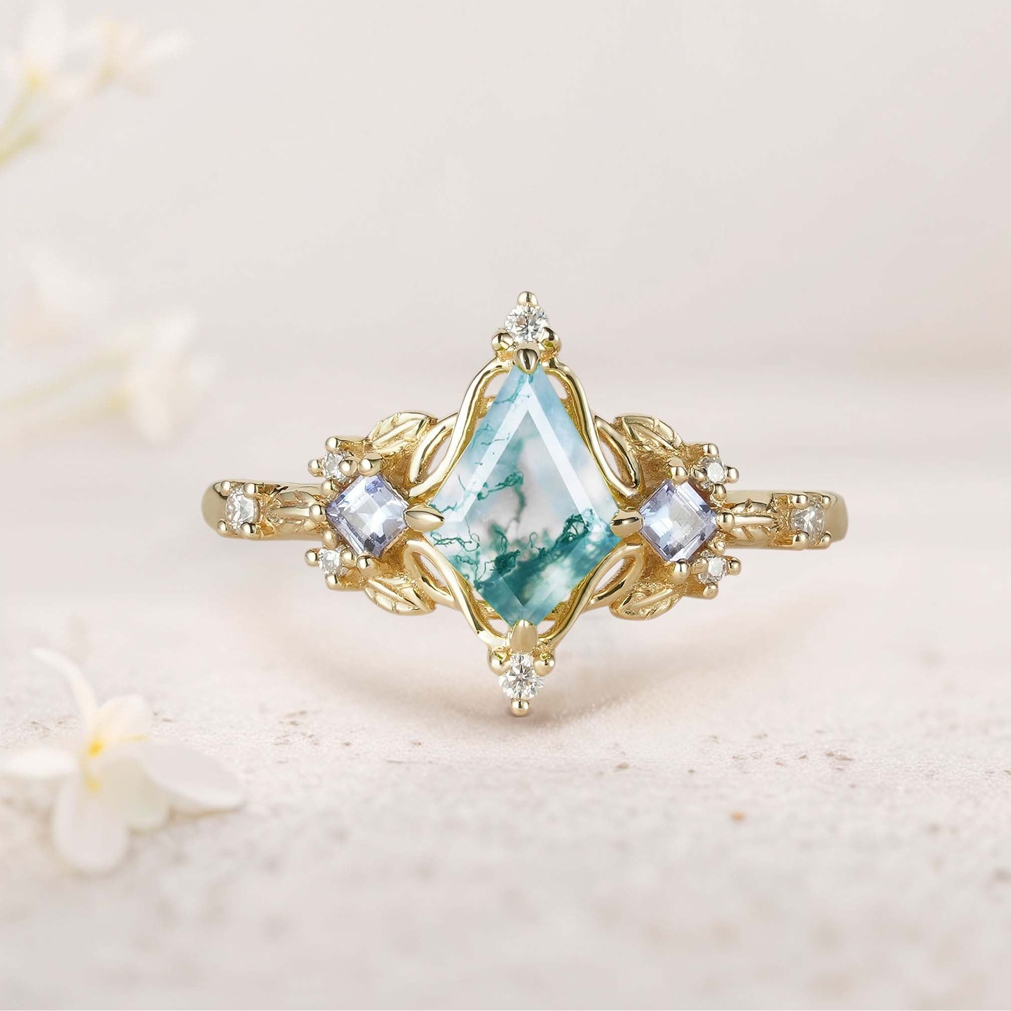 Unique Kite Three Stone Moss Agate 18K Yellow Gold Leaf Ring