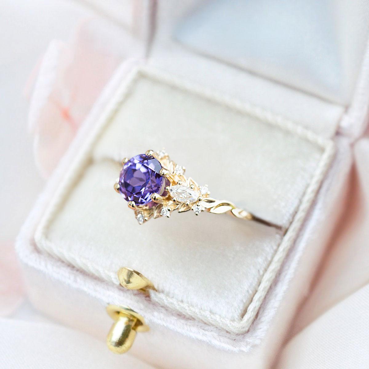 Unique Briar Rose Three Stone Round Amethyst Ring - Oore Jewelry