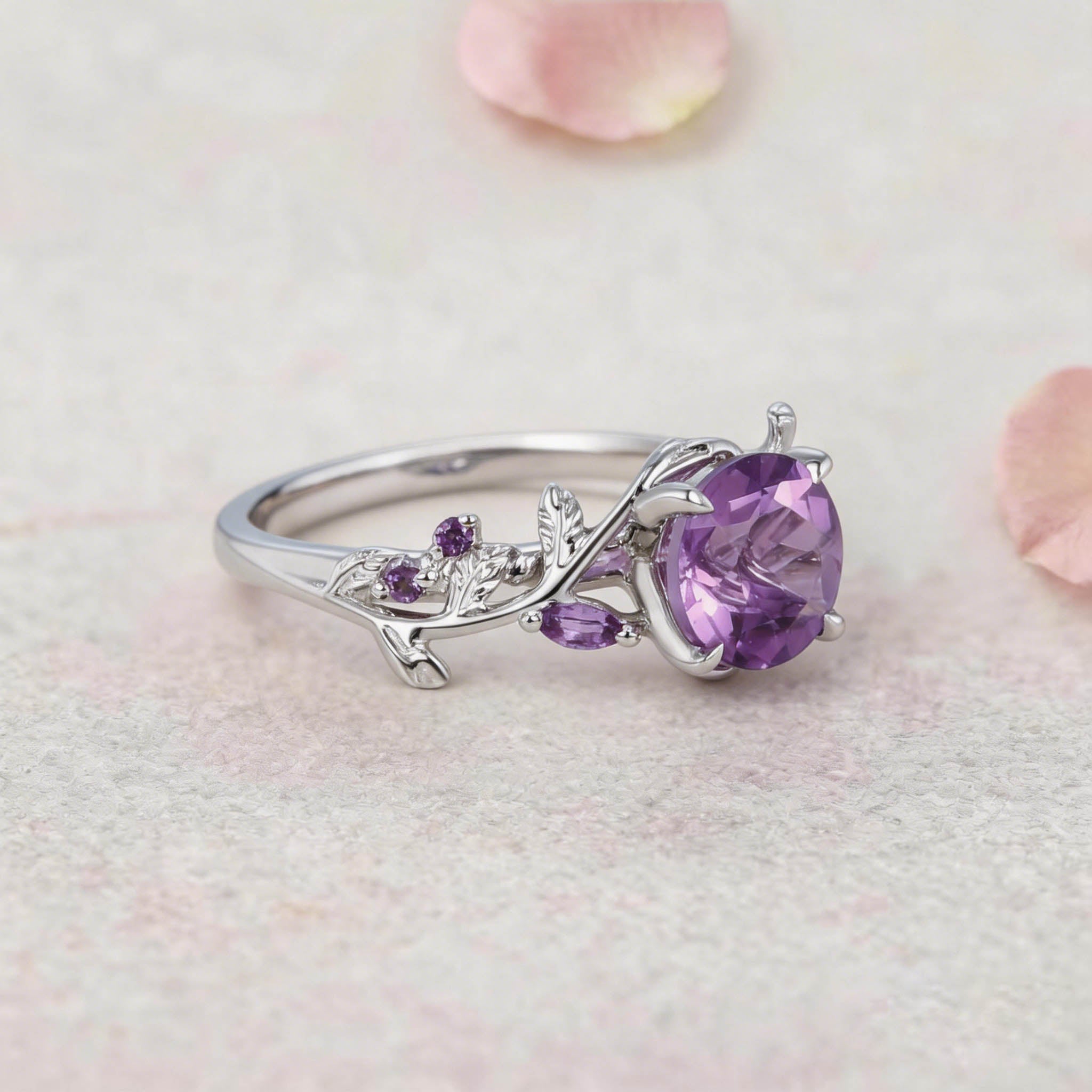 Vintage Nature-Inspired Round Amethyst 14K Yellow Gold Engagement Ring