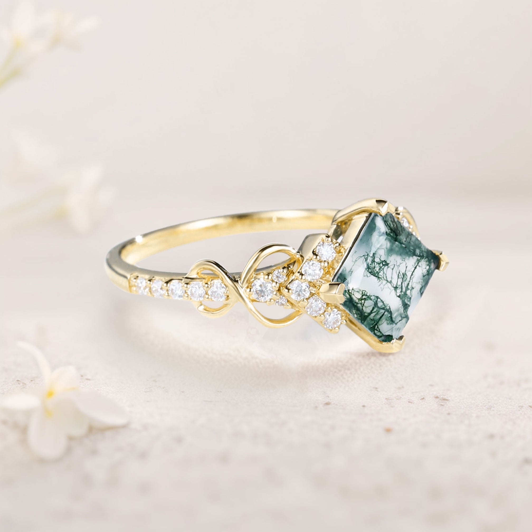 Vintage Princess Moss Agate 18K Yellow Gold Engagement Ring For Women