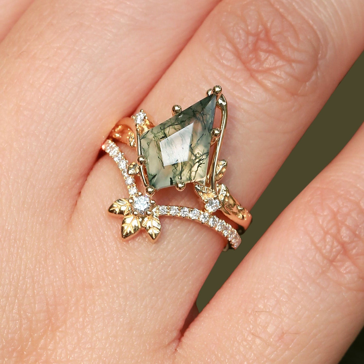 Unique floral engagement rings Kite Moss Agate Leafy 18K Yellow Gold Engagement Ring Set Bridal Set