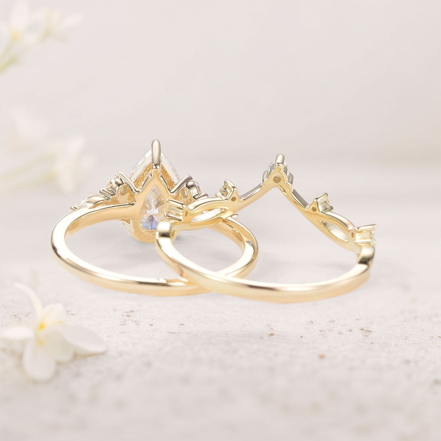 Unique Branches Pear Moss Agate 18K Yellow Gold Leafy Ring Set