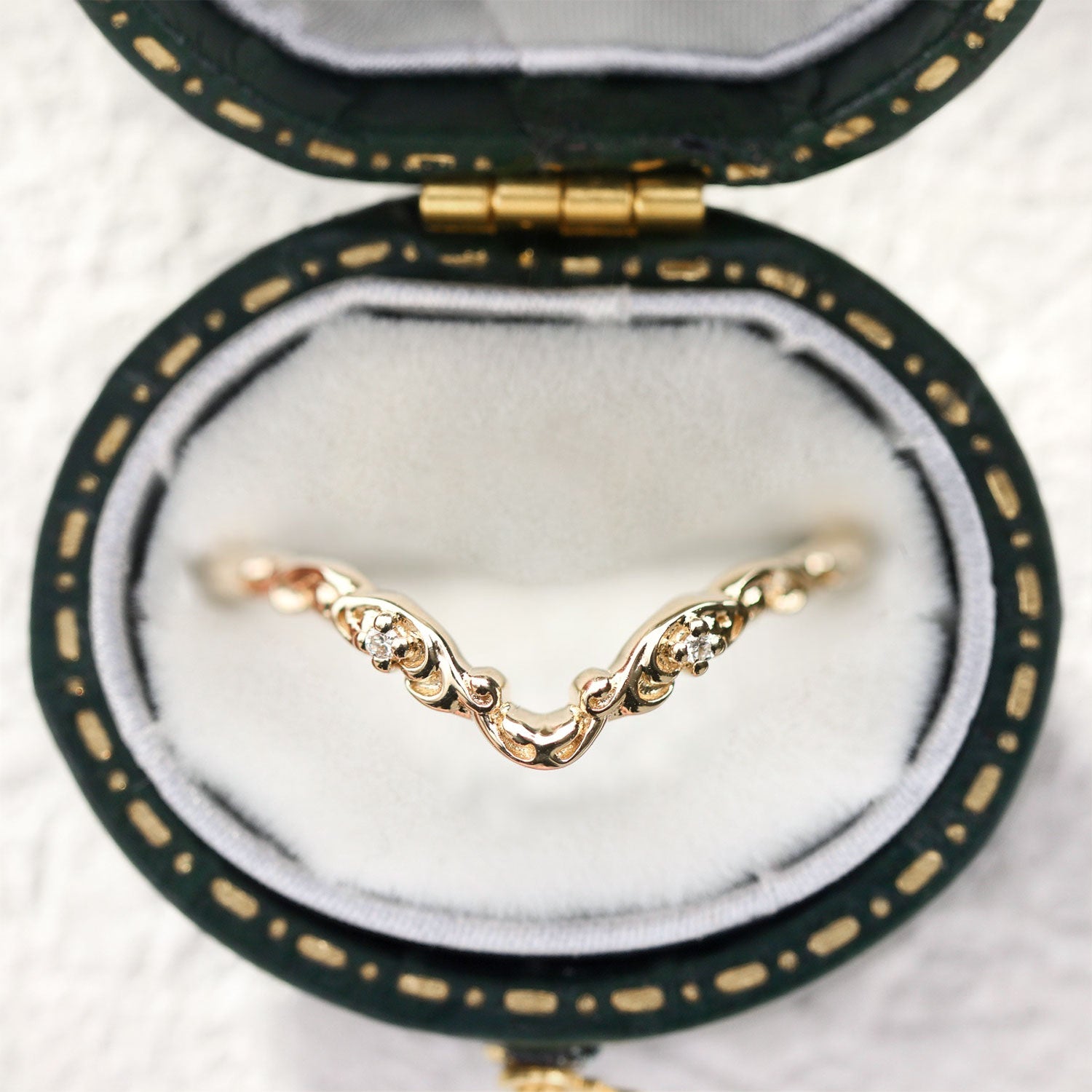 Unique Vintage Round Moissanite Odessa Band - Orlina Jewelry