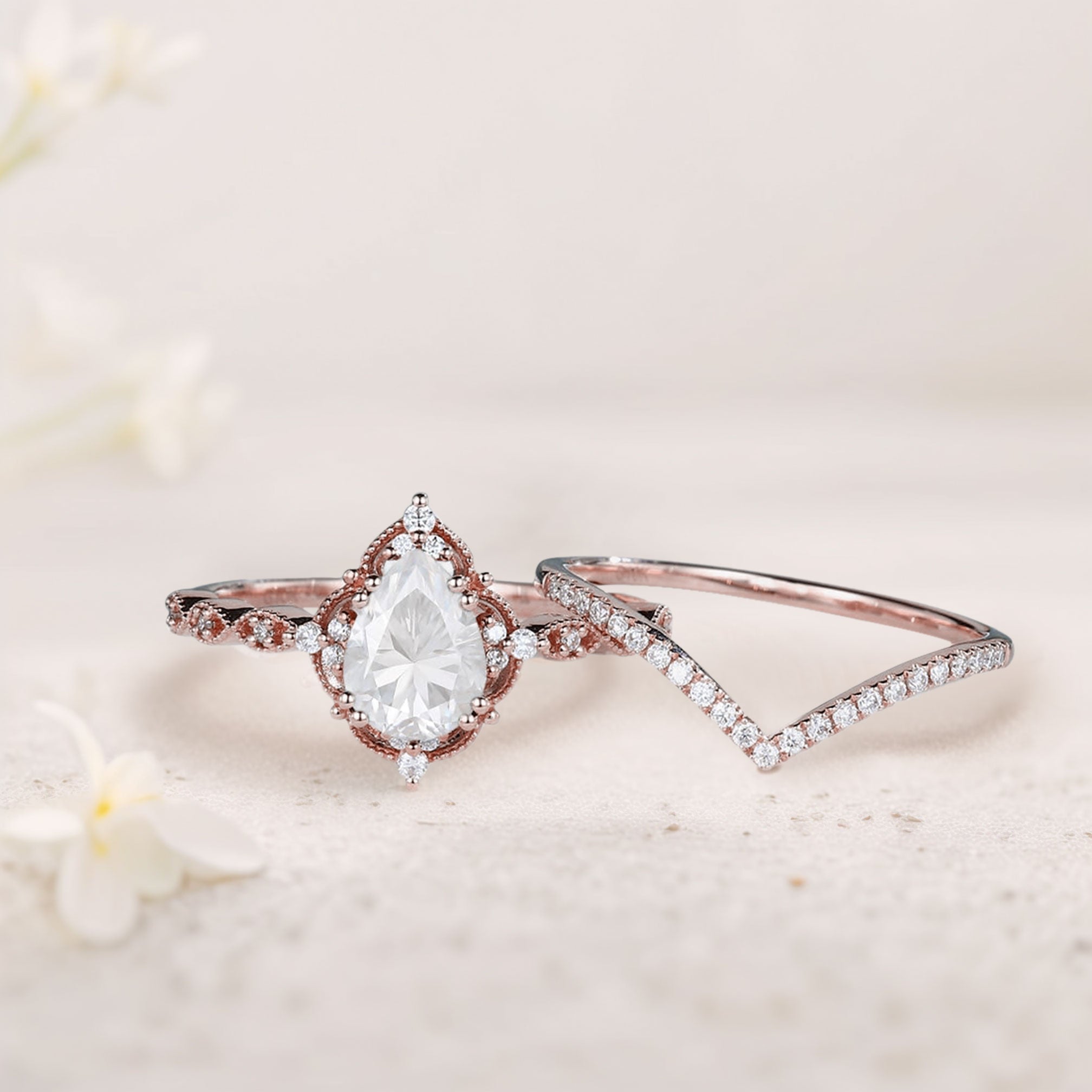 Vintage Pear Forever One Moissanite 18K Rose Gold Engagement Ring Bridal Ring Set