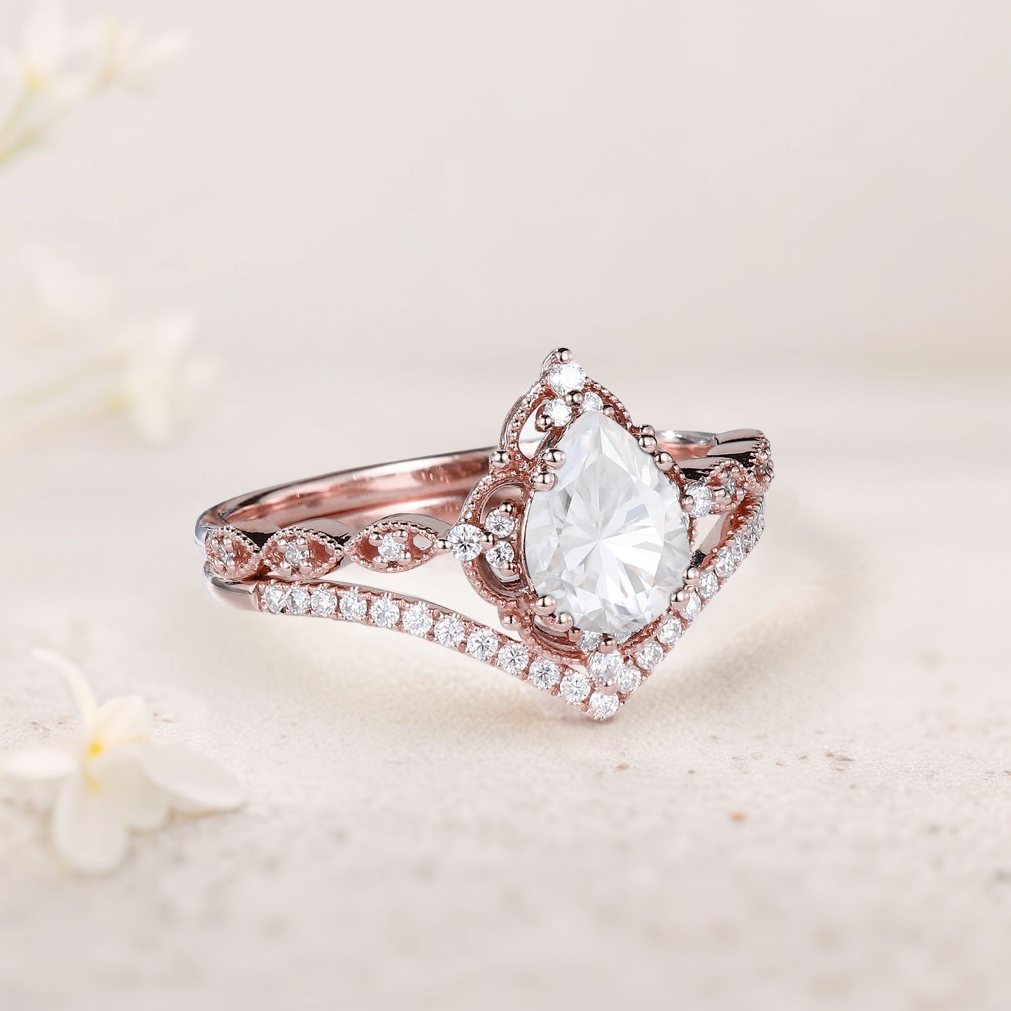 Vintage Pear Forever One Moissanite 18K Rose Gold Engagement Ring Bridal Ring Set