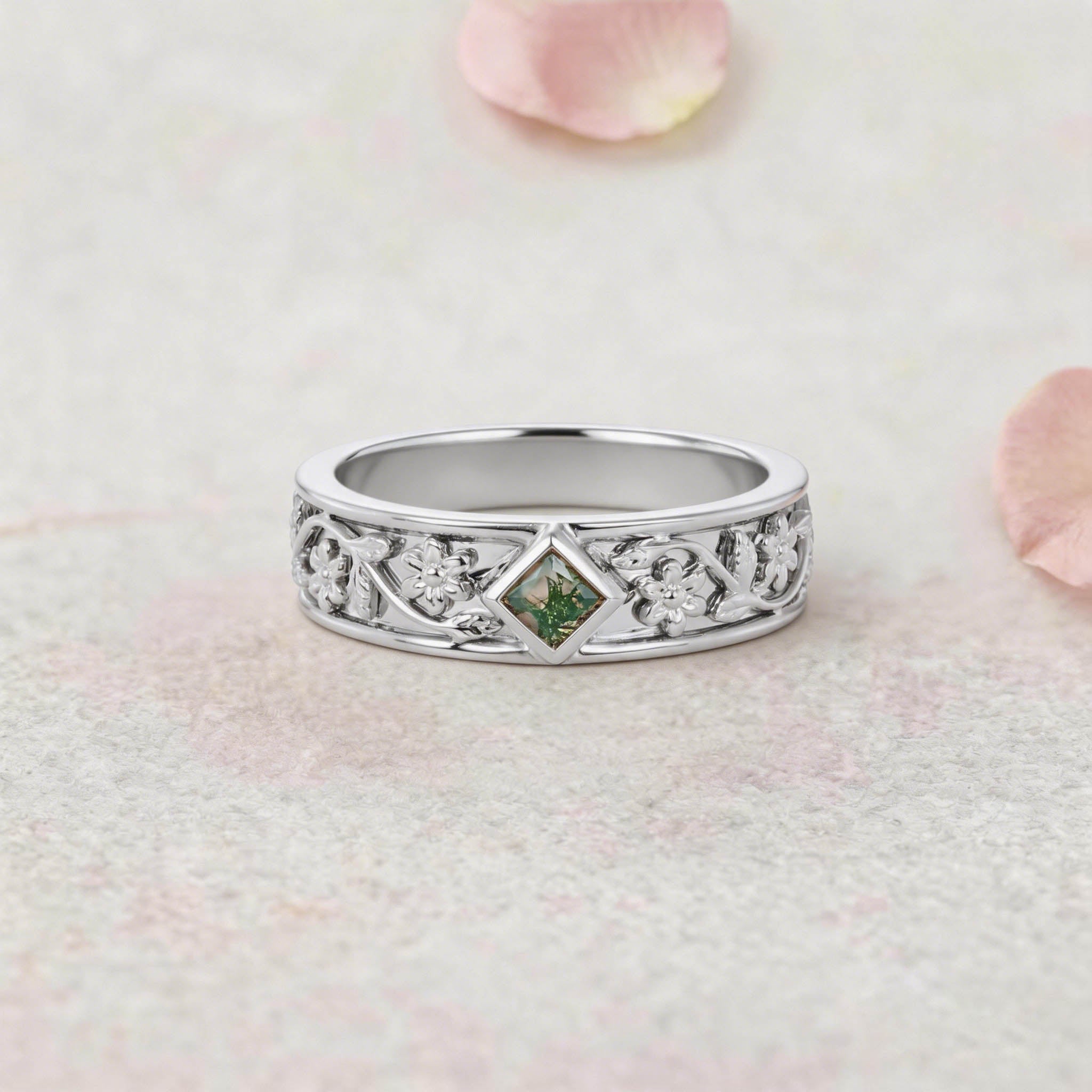 Vintage Floral Relief Princess Cut Moss Agate 14K Yellow Gold Wedding Band