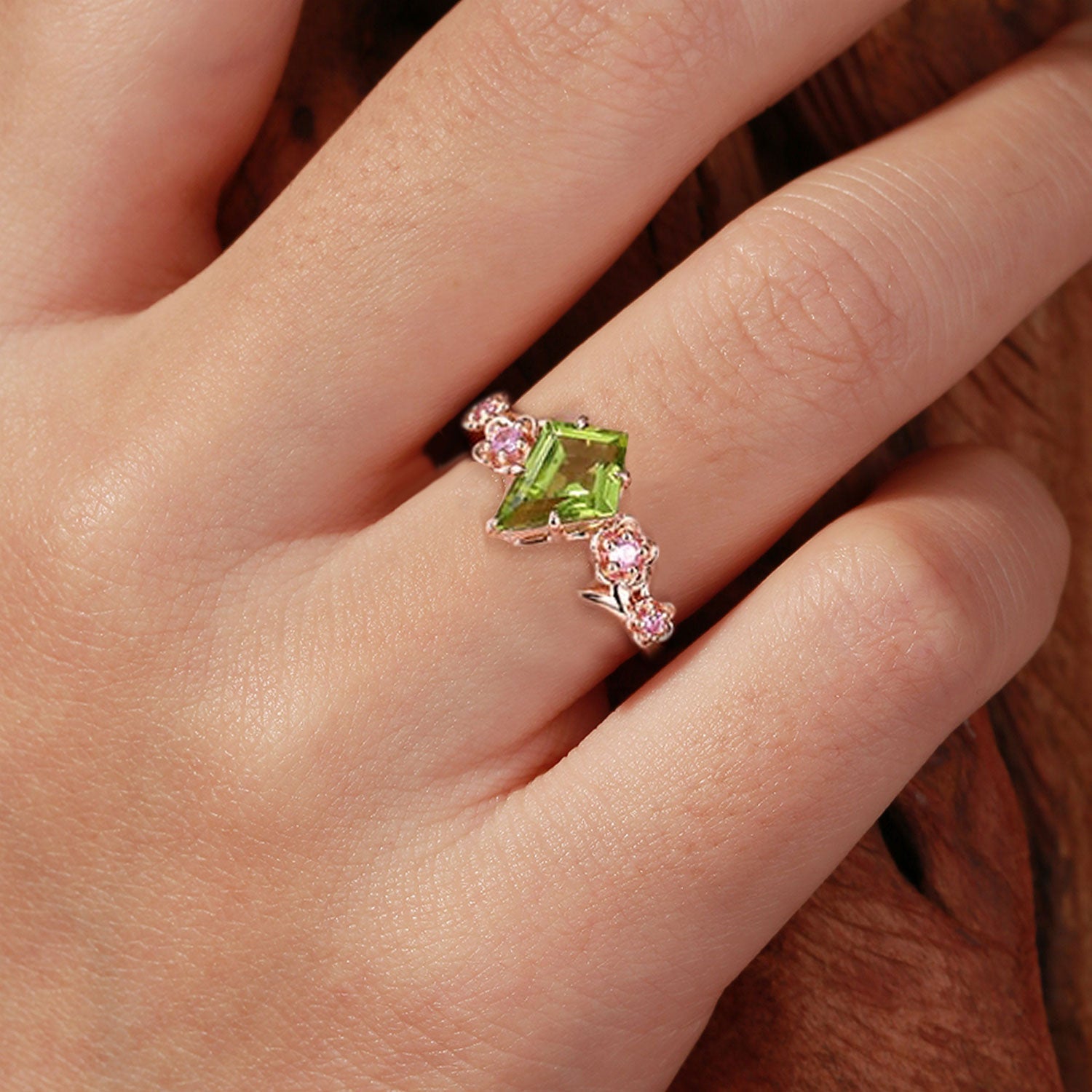Unique Kite Peridot Blossom 18K Rose Gold Engagement Ring Charming Flora Bridal Ring