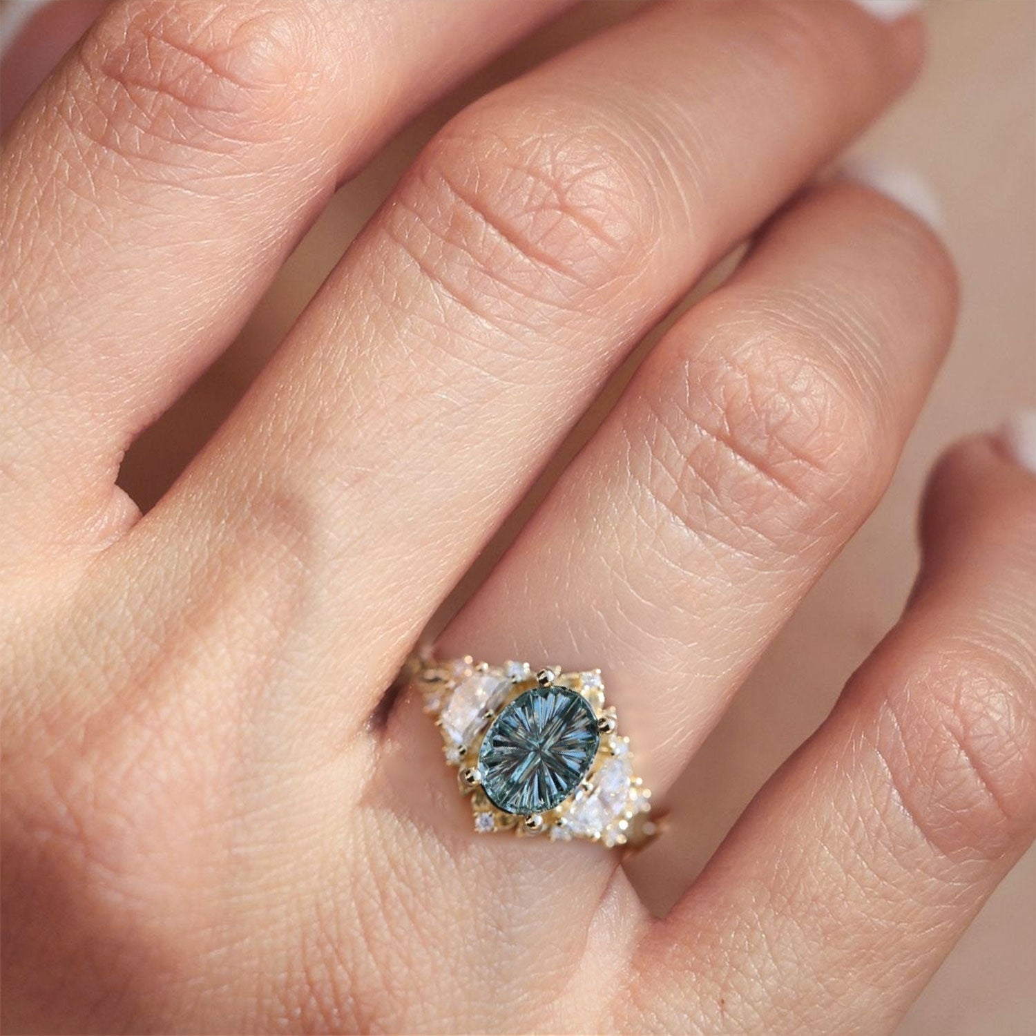 Vintage Elvindell Starlight Oval Light Green Lab Sapphire Ring - Orlina Jewelry